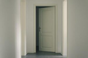 ドアは素材や種類ごとに処分方法が異なる